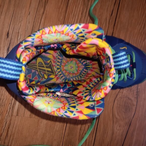 Size 4 youth - Picture 2 of 4